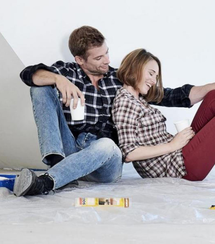 Soudal header met een koppel dat thuis aan het knutselen is